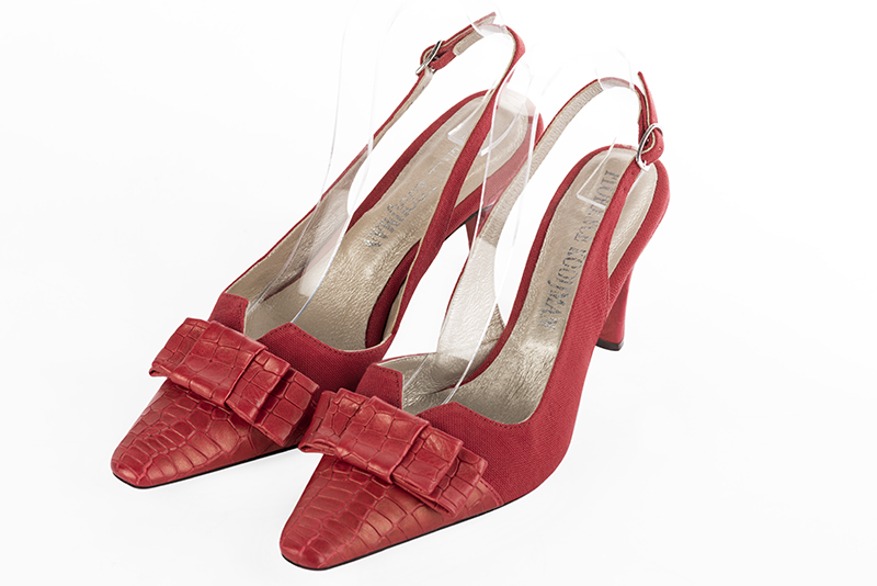 Scarlet red women's open back shoes, with a knot. Tapered toe. High slim heel. Front view - Florence KOOIJMAN